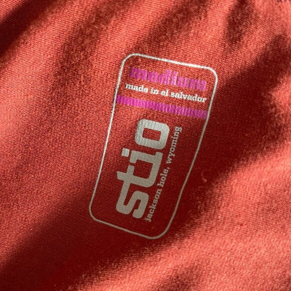 Stio Tipton Tech Crew Neck Shirt Medium Burnt Orange Long Sleeve Top Base Layer - Picture 3 of 5